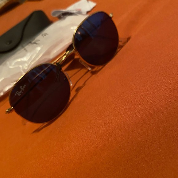 Ray-Ban sunglasses - Picture 3 of 6